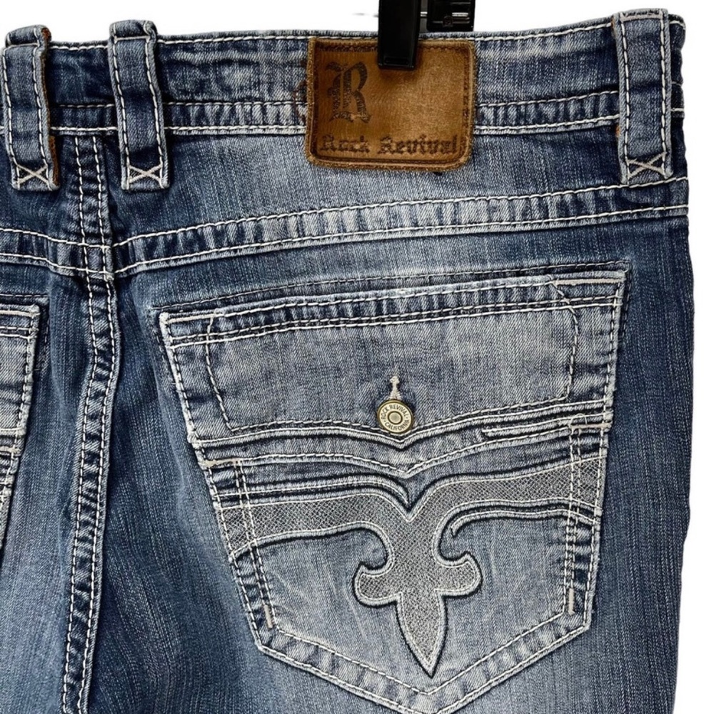 SOLD——-ROCK REVIVAL Men's 44x33 RUMO ALT STRAIGHT LEG Jeans MEDIUM WASH